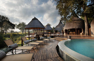 Hoyo Hoyo Safari Lodge - Pool Deck