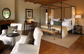 Karoo Suite bedroom and seating area