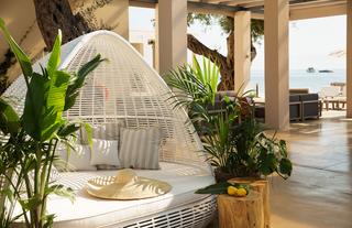 Verde Poolside Bar
