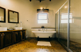 Signature Room Bathroom
