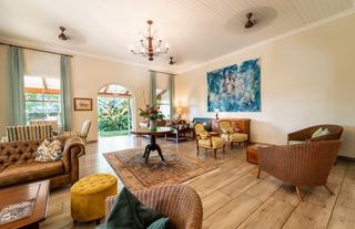 Lounge Area 