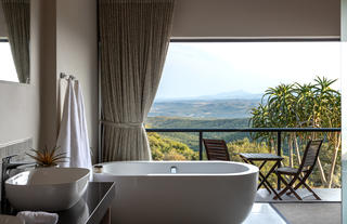 Luxury Suite Bathroom