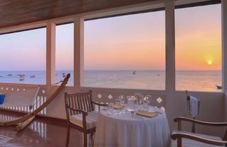 Balcony dining