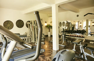 Fitness room at Breezes