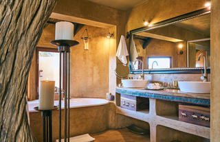 Okonjima---African-Villa---Main-Suite---May-2026