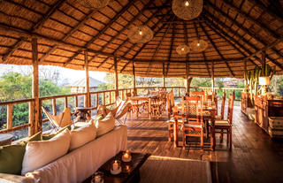 Lounge & Restaurant