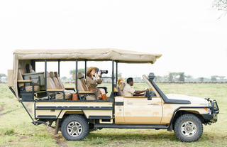 game drive vehicles equipped with gibals