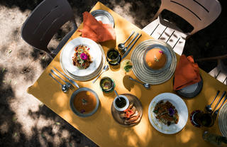 Fresh Meals with Ingredients Grown 100 steps from your Plate