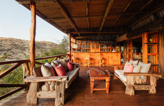 Bar & Deck