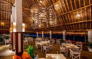 Nomad Beach Bar & Restaurant 