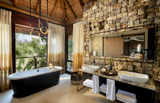 Morukuru River House - bathroom