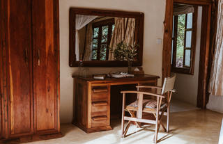 Dressing table
