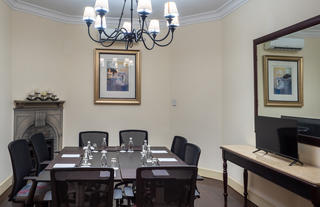 Clivia Meeting Room