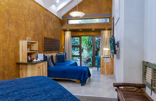 Superior Suite 10 
