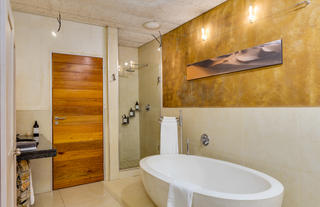Open Plan Bathroom - Private toilet
