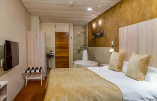 Luxury Suite No 8