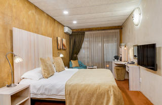 Luxury Suite No 8