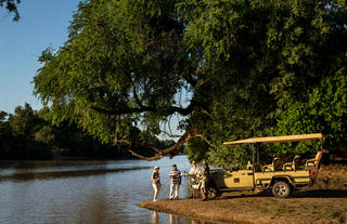 Mana River Camp - Drinks stop