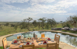 Naboisho Camp - Lunch setup at the pool