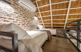 Family Room Loft with 3 single beds