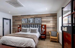 Deluxe King/Twin Room