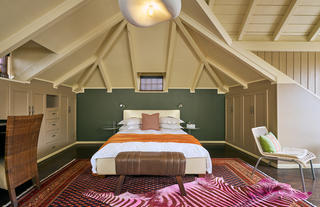 The Manor - Queen room