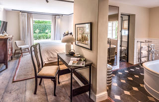 Courtyard Room interior