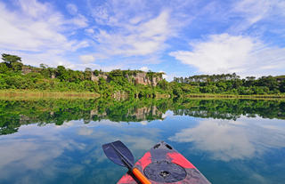 Kayaking at lake Kyaninga 