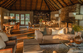 Lounge space at Karongwe River Lodge 