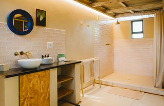 Ubunye Comfort Room En Suite Bathroom