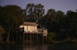 Victoria Falls River Lodge - Island Treehouse Suite