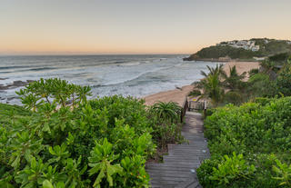 Sala Beach House direct beach access to Thompsons Bay