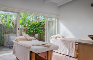 Sala Beach Spa couples treatment room