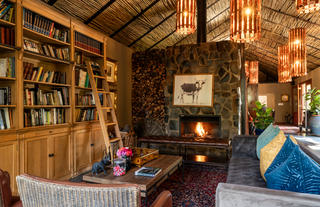 Mukwa River Lodge - Library 