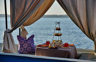 Mukwa River Lodge - Boat High Tea
