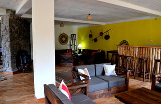 Lounge & bar