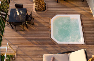 Clifton 5: Private Balcony and Jacuzzi