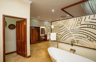 Signature room bathroom 