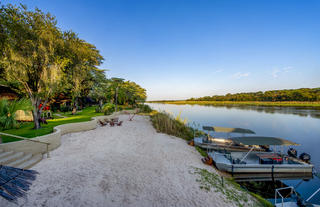 Hakusembe River Lodge