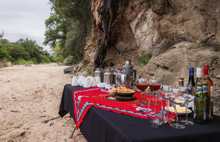 Mkhaya Game Reserve - Stone Camp