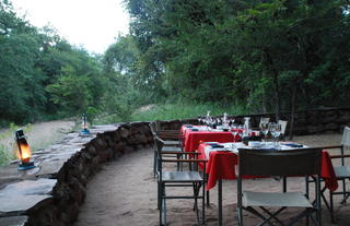Stone Camp - Riverbed Dining