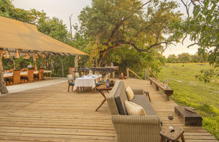MmaTsebe: Main Deck overlooking the Mbudi River