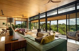 Suite Lounge