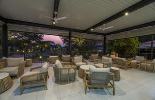 Waterfalls Lodge - Outside Lounge 