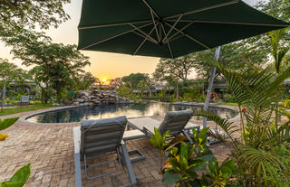 Waterfalls Lodge - Pool 