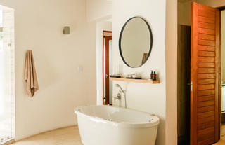 Moditlo River Lodge room