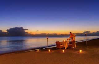 Beach dining