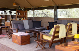 Serengeti North Wilderness Camp - central lounge 