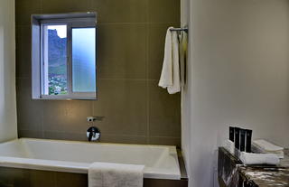 The Cape Milner Hotel - Standard Room Bathroom