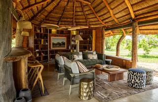 MAWIMBI Bush Camp Library and workspace